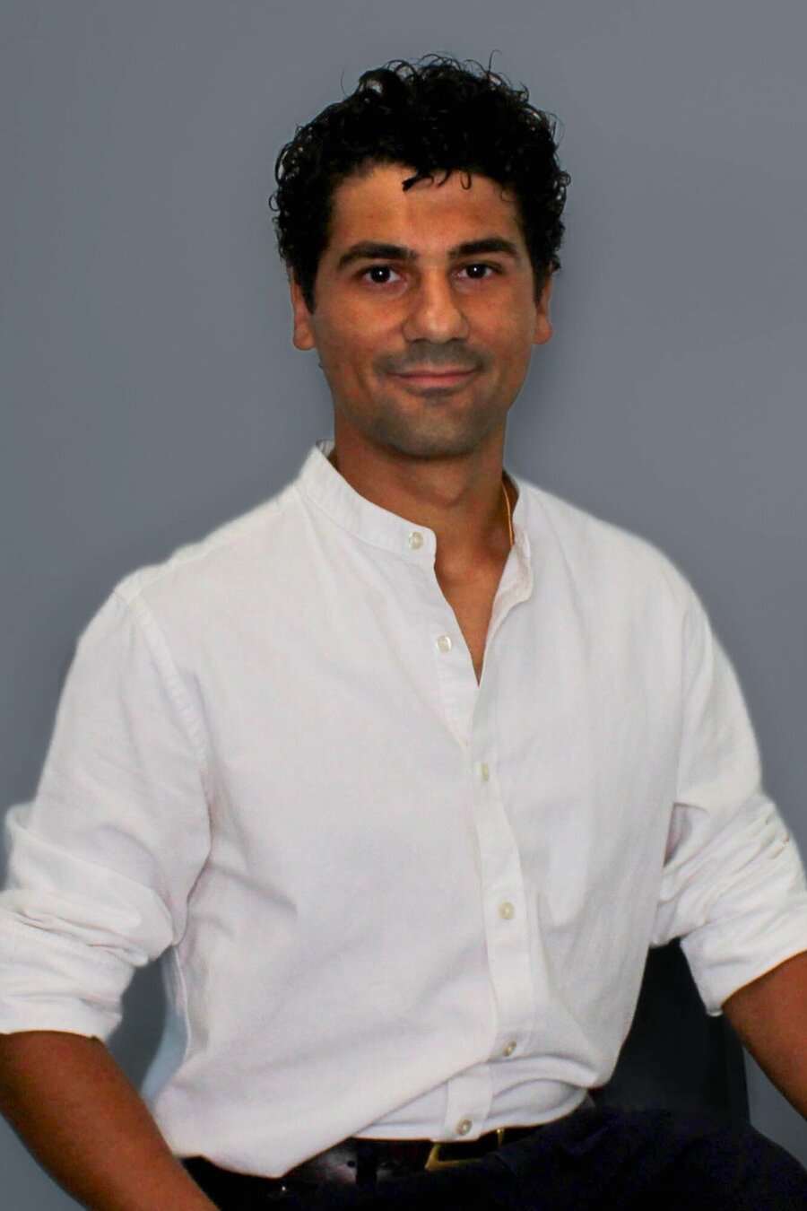 male_headshot3_900x1350